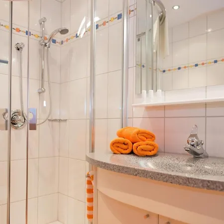 Elisabeth Russbach am Pass Gschütt